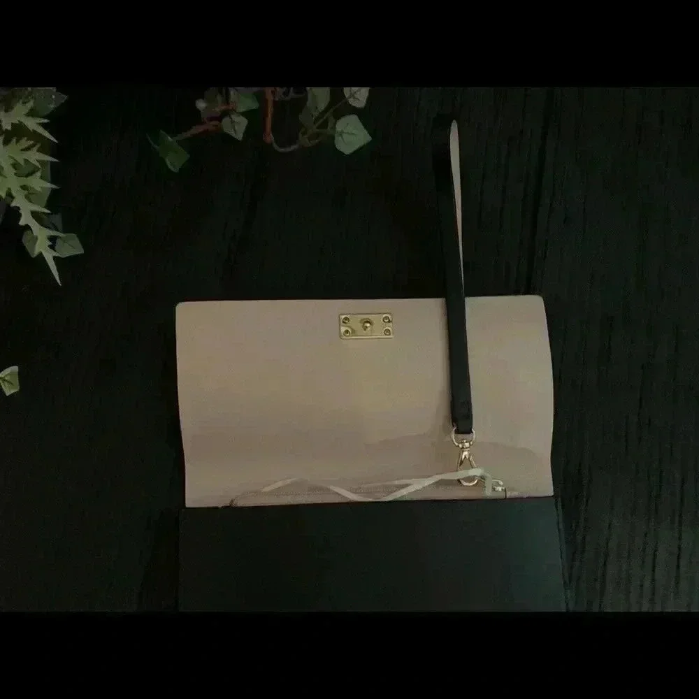 KATE SPADE WRISTLET BLACK NWT
